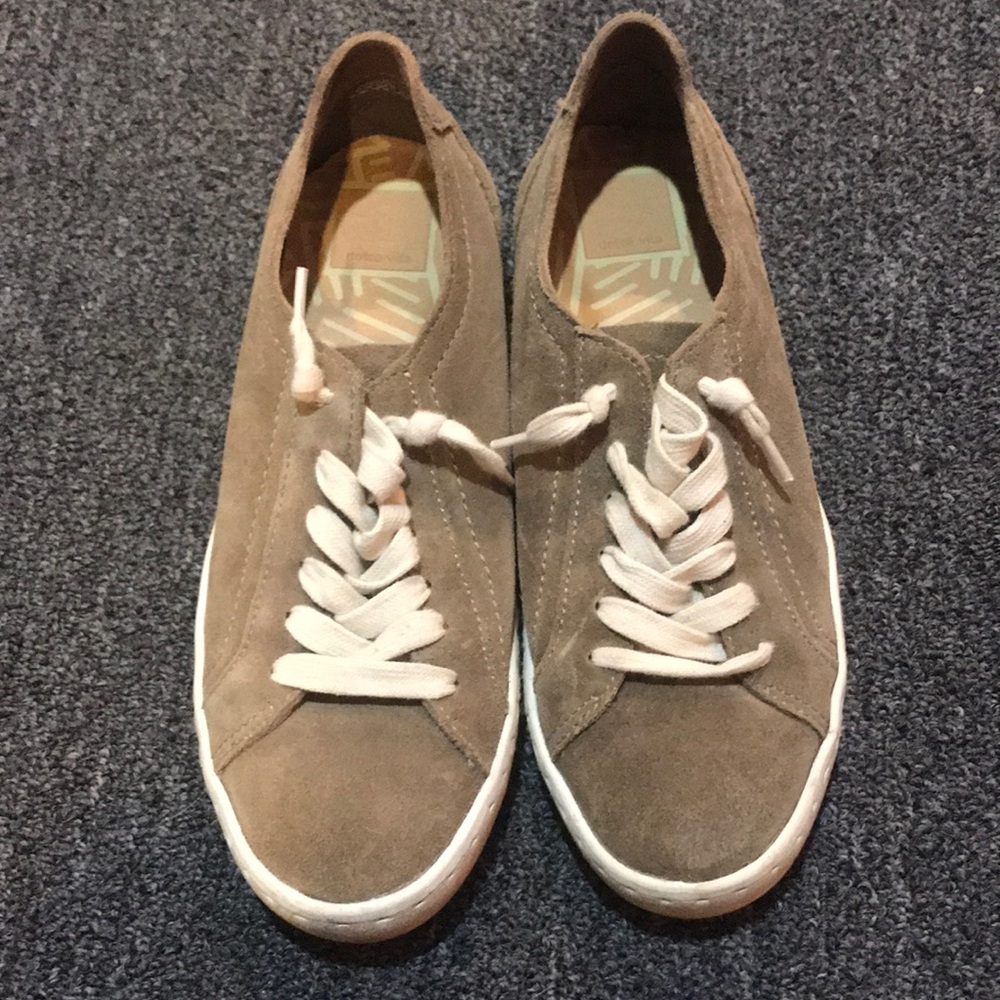 Dolce Vita brown shoes